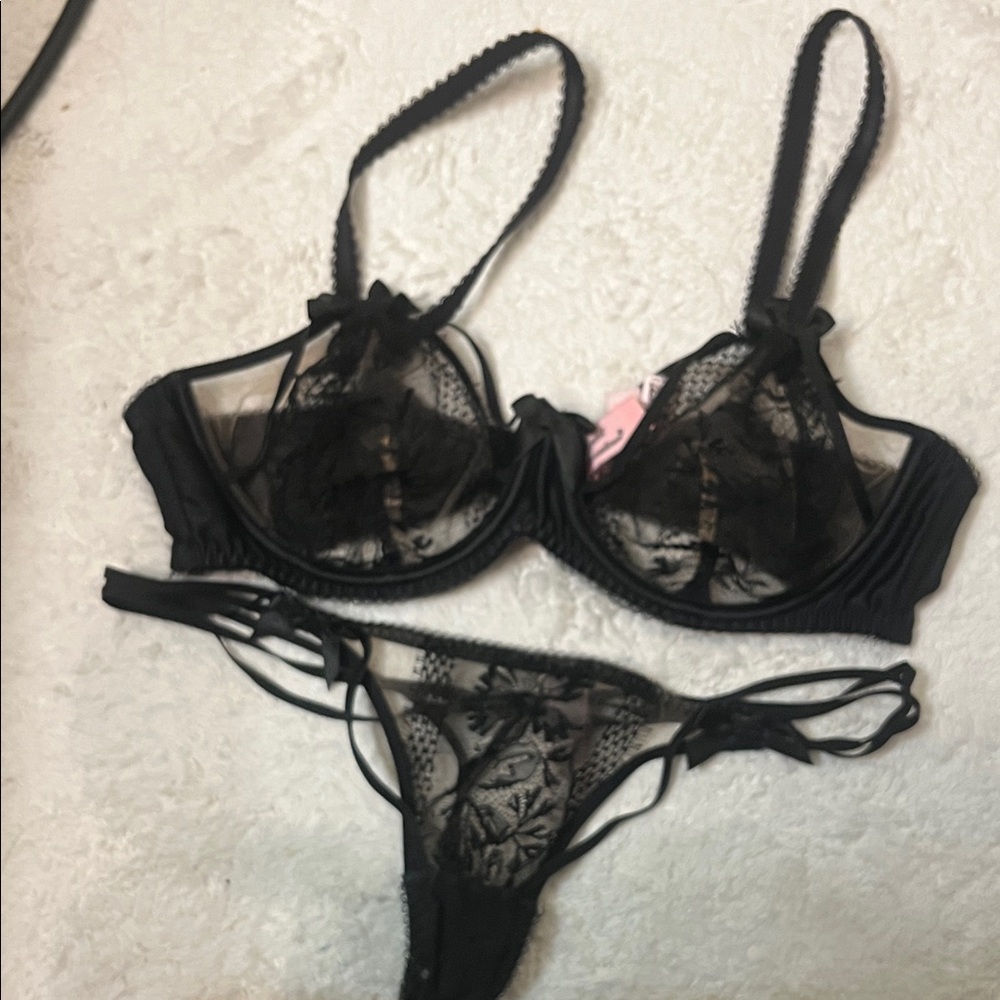 Elegant Black Lace Lingerie Set 36 b and s string